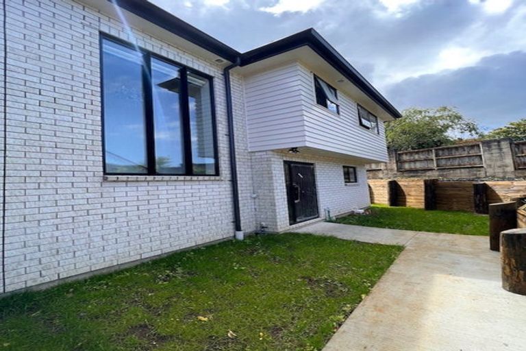 Photo of property in 17a Knox Road, Swanson, Auckland, 0612
