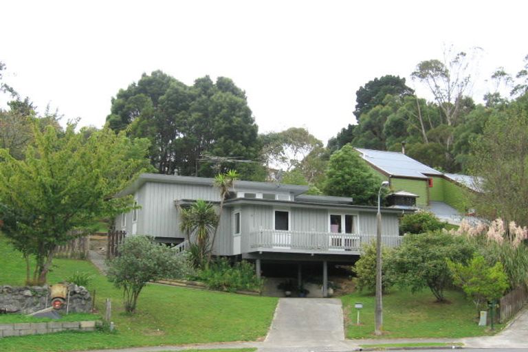 Photo of property in 31 Edelweiss Grove, Timberlea, Upper Hutt, 5018