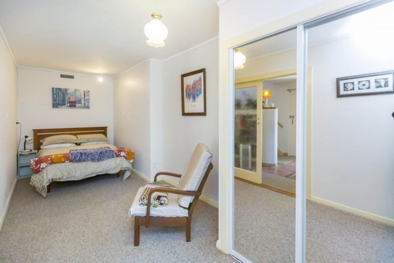 Photo of property in 135 Pinehaven Road, Pinehaven, Upper Hutt, 5019