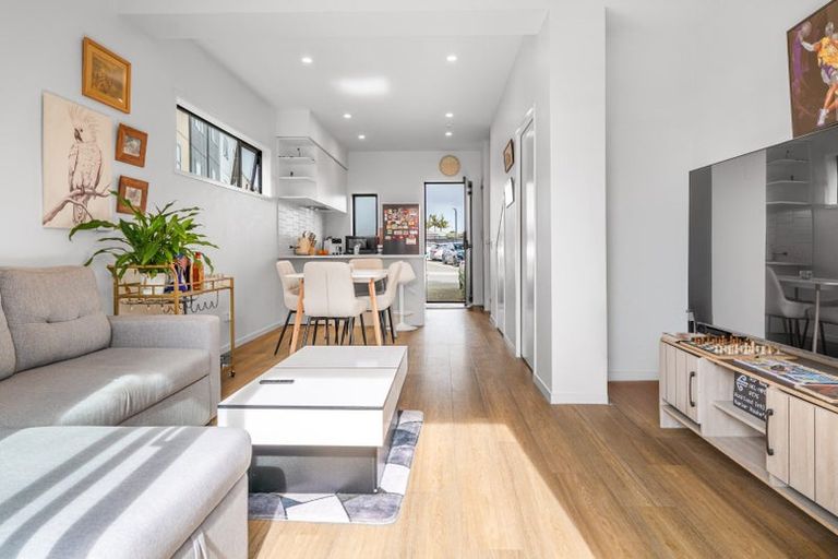 Photo of property in 22/47a Huntington Drive, Huntington Park, Auckland, 2013