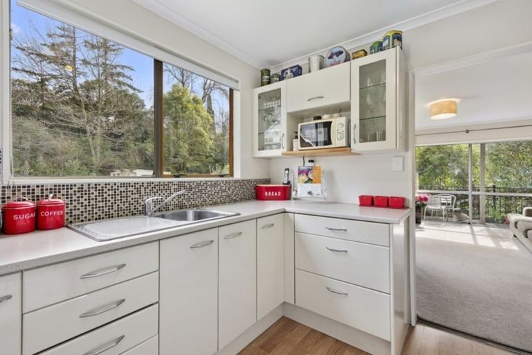 Photo of property in 2/5 Taunton Way, Pinehaven, Upper Hutt, 5019