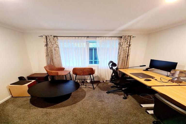 Photo of property in 19 Mooring Close, Whitby, Porirua, 5024