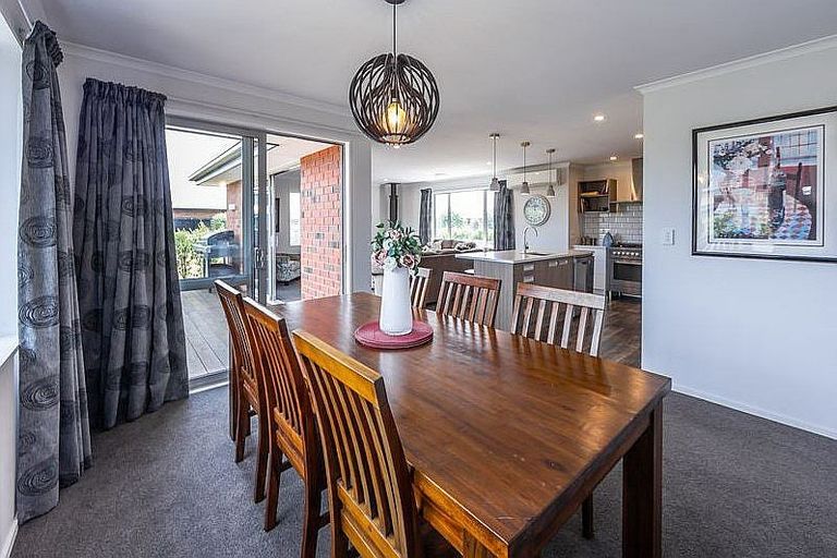 Photo of property in 6 Burnham School Road, Rolleston, 7614