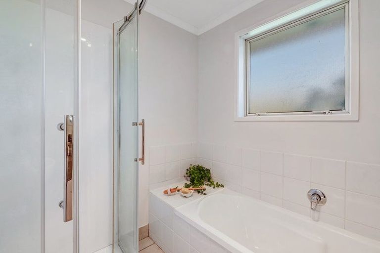 Photo of property in 8/262 Centreway Road, Orewa, 0931