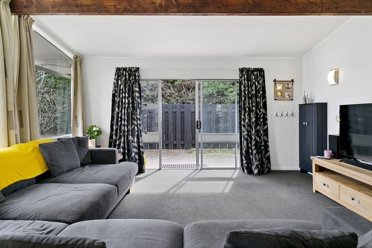 Photo of property in 1/4 Kereru Street, Two Mile Bay, Taupo, 3330