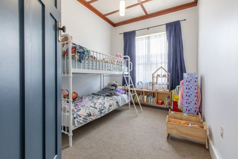 Photo of property in 15 Waverley Street, Waipawa, 4210