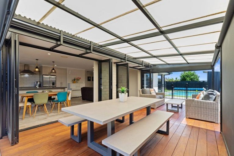 Photo of property in 32 Drabble Crescent, Papamoa Beach, Papamoa, 3118