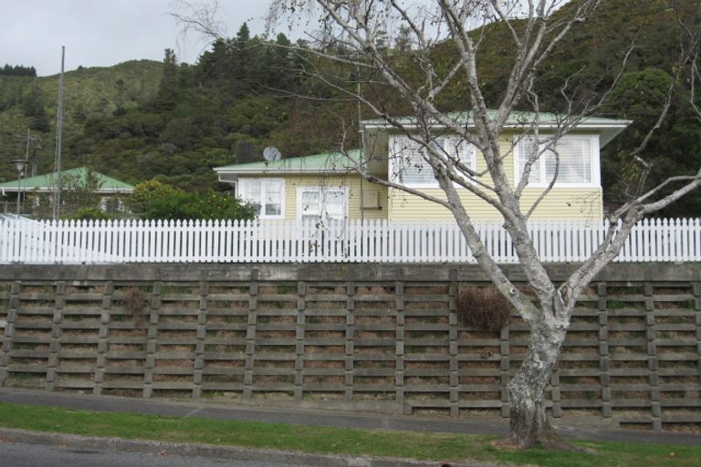 Photo of property in 70 Hay Street, Naenae, Lower Hutt, 5011
