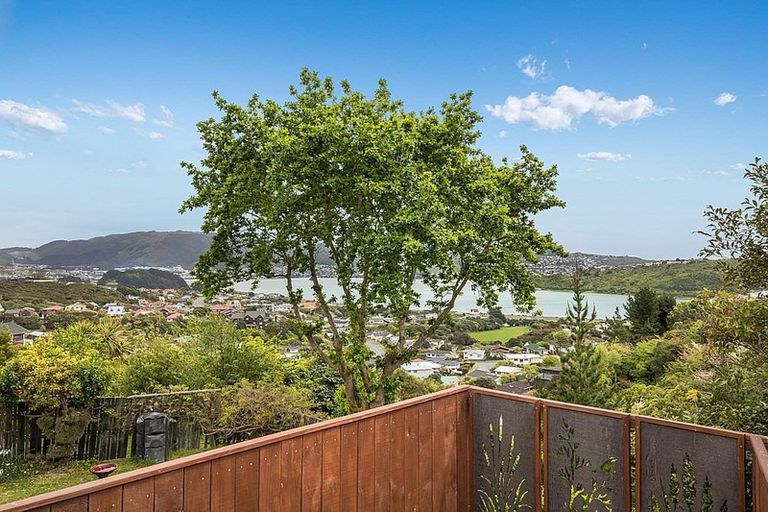 Photo of property in 76 Eskdale Road, Papakowhai, Porirua, 5024