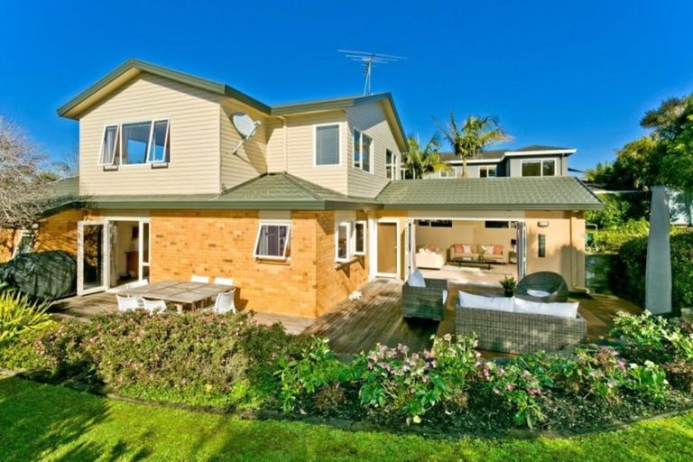 Photo of property in 11 Te Hoe Grove, Pinehill, Auckland, 0632