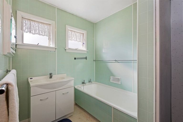 Photo of property in 48 High Street, Leeston, 7632