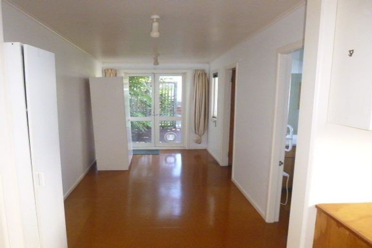 Photo of property in 30 Rhodes Street, Newtown, Wellington, 6021