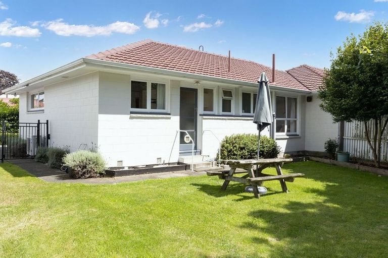 Photo of property in 2/4 Hudson Street, Bryndwr, Christchurch, 8053