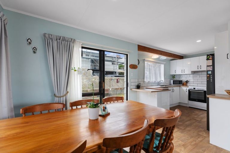 Photo of property in 227 Papamoa Beach Road, Papamoa Beach, Papamoa, 3118