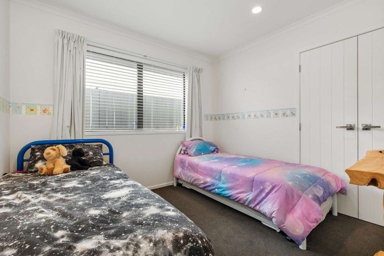 Photo of property in 2 Bayview Drive, Waiuku, 2123