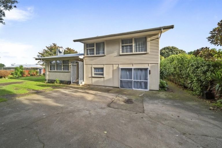 Photo of property in 11 Fairfield Road, Hawera, 4610