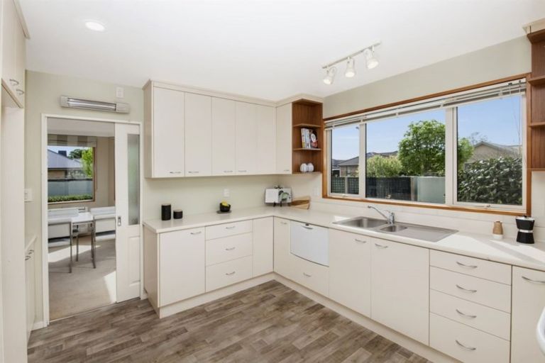 Photo of property in 2 Bayliss Close, Northwood, Christchurch, 8051