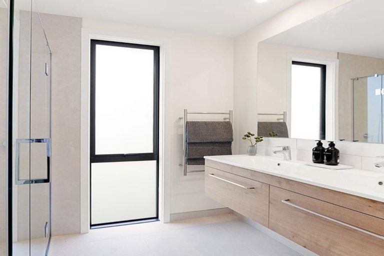 Photo of property in 36 Hugo Shaw Drive, Cambridge, 3434