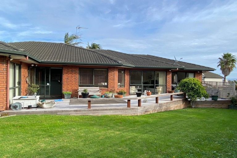 Photo of property in 25a Westerham Drive, Dannemora, Auckland, 2016