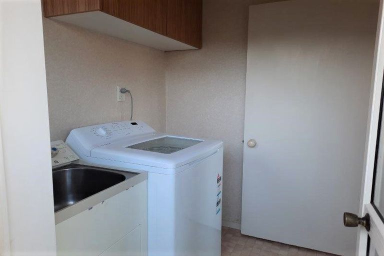 Photo of property in 1/52 Middlepark Road, Sockburn, Christchurch, 8042