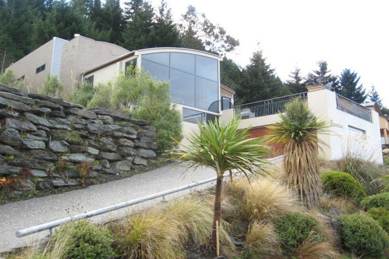 Photo of property in 3 Caples Place, Fernhill, Queenstown, 9300