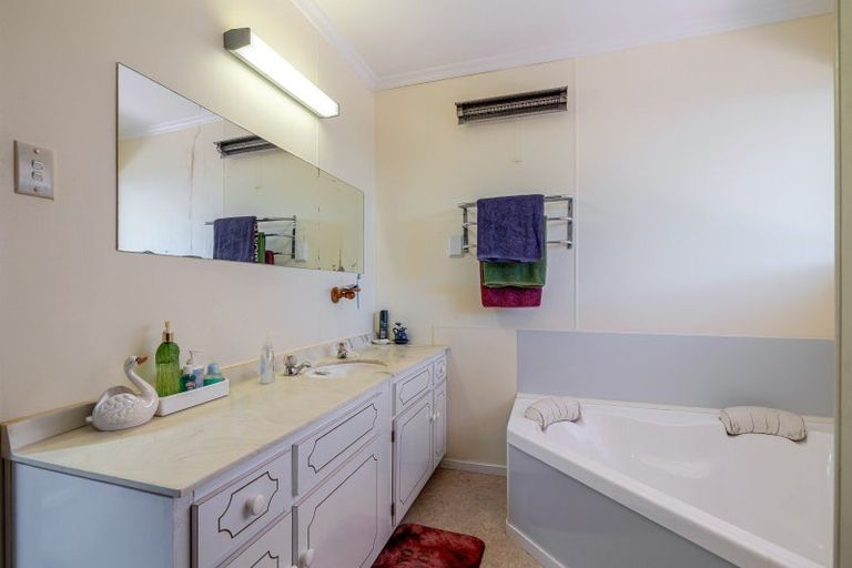 Photo of property in 10 Lockhart Avenue, Milson, Palmerston North, 4414