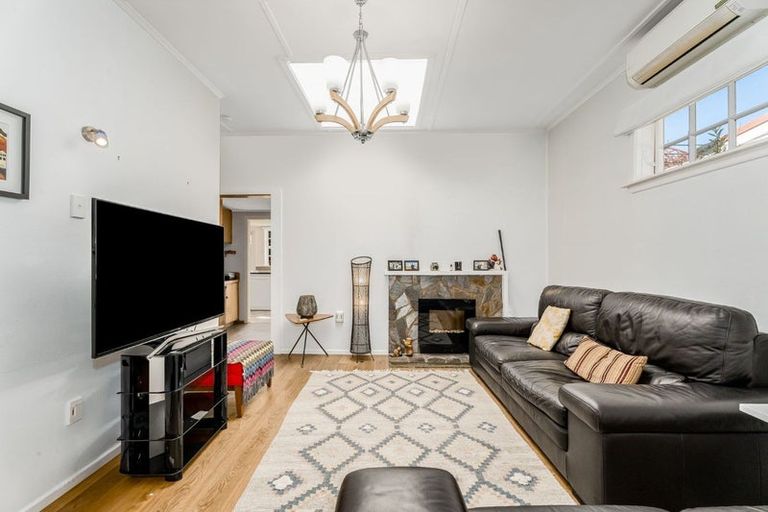 Photo of property in 26 Kauri Street, Eastbourne, Lower Hutt, 5013