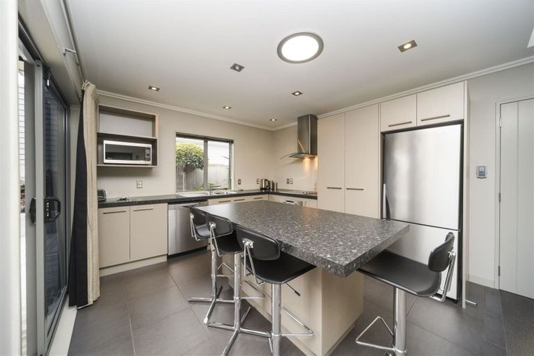 Photo of property in 25 Rosalie Terrace, Kelvin Grove, Palmerston North, 4414