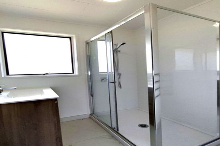 Photo of property in 4 Contessa Drive, Glenfield, Auckland, 0629