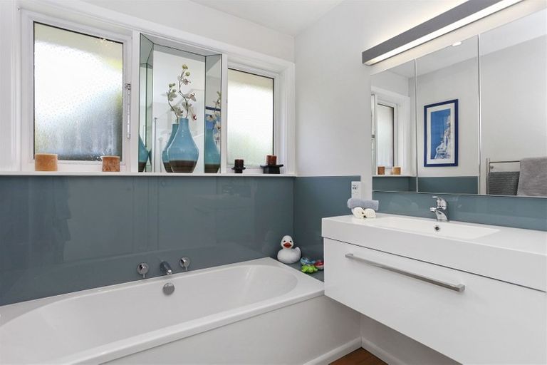 Photo of property in 35 Grahams Road, Ilam, Christchurch, 8041