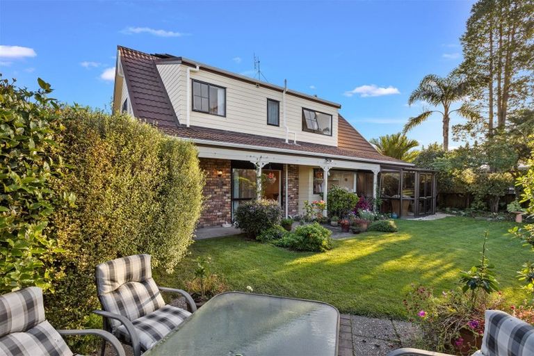 Photo of property in 42 Maygrove Drive, Orewa, 0931