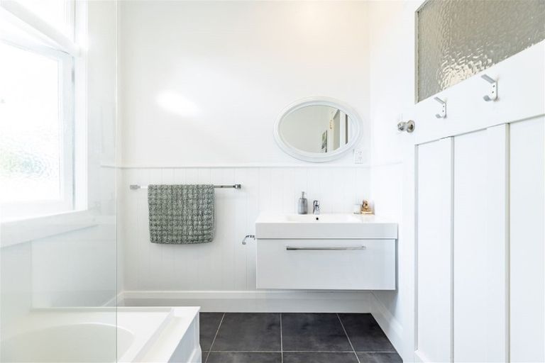 Photo of property in 54 Matipo Street, Takaro, Palmerston North, 4410