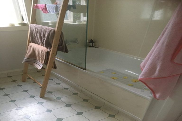 Photo of property in 21 Crawford Road, Kilbirnie, Wellington, 6022