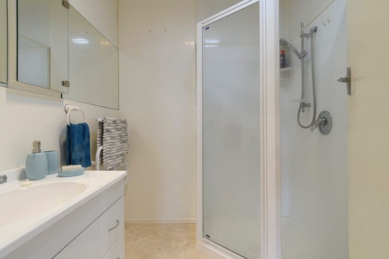 Photo of property in 17 Jonathon Street, Brookfield, Tauranga, 3110