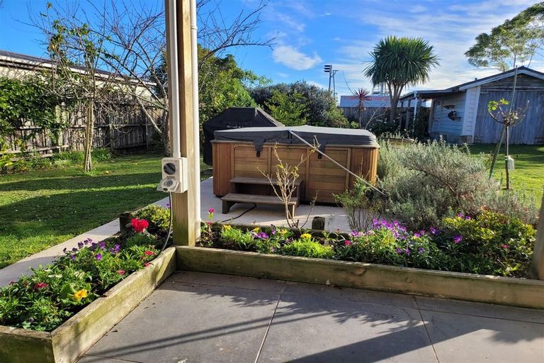 Photo of property in 17 Hakanoa Street, Huntly, 3700