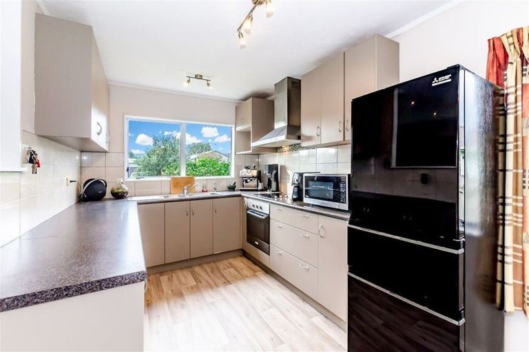 Photo of property in 21 Pukeko Street, Paraparaumu, 5032