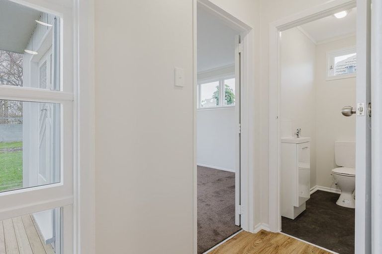 Photo of property in 60 Ellesmere Crescent, Highbury, Palmerston North, 4412