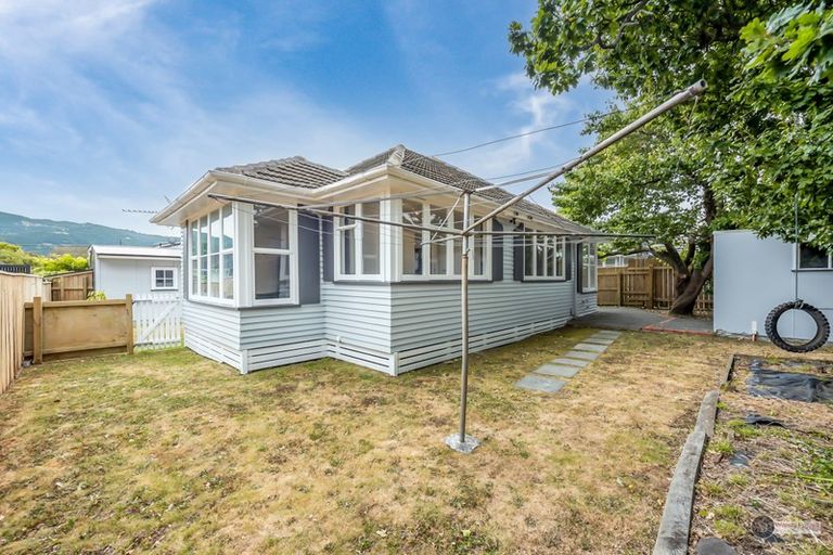 Photo of property in 28a Palmer Crescent, Silverstream, Upper Hutt, 5019