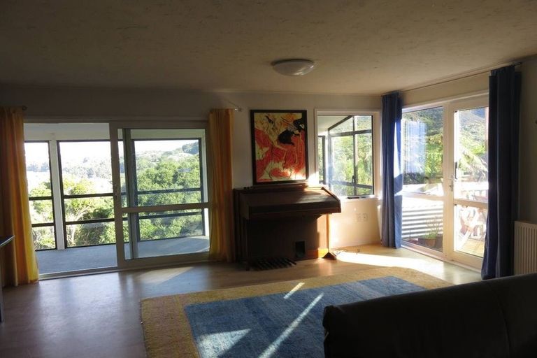 Photo of property in 18 John Witton Drive, Crofton Downs, Wellington, 6035