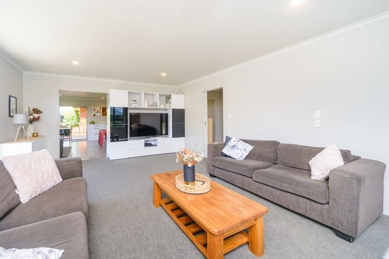 Photo of property in 18 Daniel Place, Kelvin Grove, Palmerston North, 4414