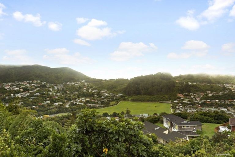 Photo of property in 9 Becker Way, Karori, Wellington, 6012