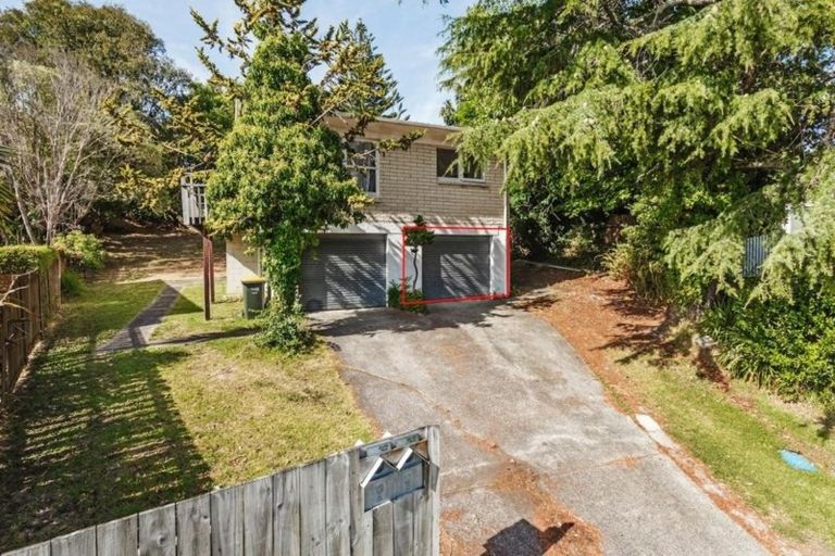 Photo of property in 2/12a Ondine Place, Glenfield, Auckland, 0629