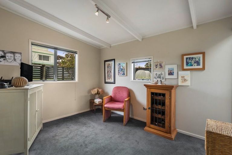 Photo of property in 32 Roretana Drive, Athenree, Waihi Beach, 3177