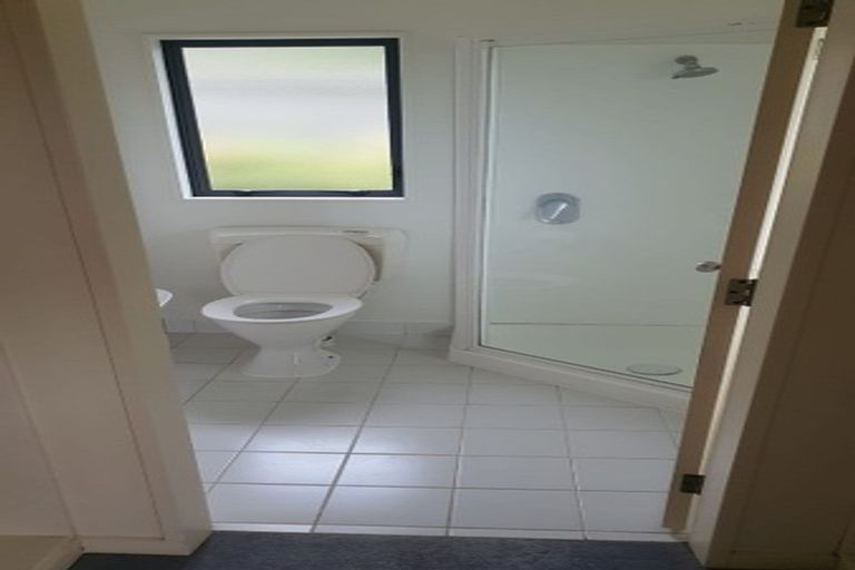 Photo of property in 20 Landsdowne Terrace, Karori, Wellington, 6012