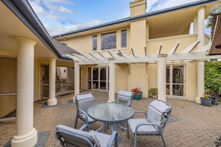 Photo of property in 2 Anaheim Boulevard, Shamrock Park, Auckland, 2016