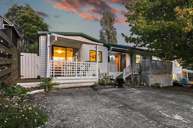 Photo of property in 46b Captain Scott Road, Glen Eden, Auckland, 0602