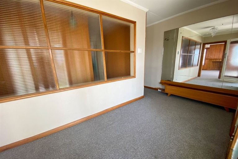 Photo of property in 1 Albert Street, Dannevirke, 4930