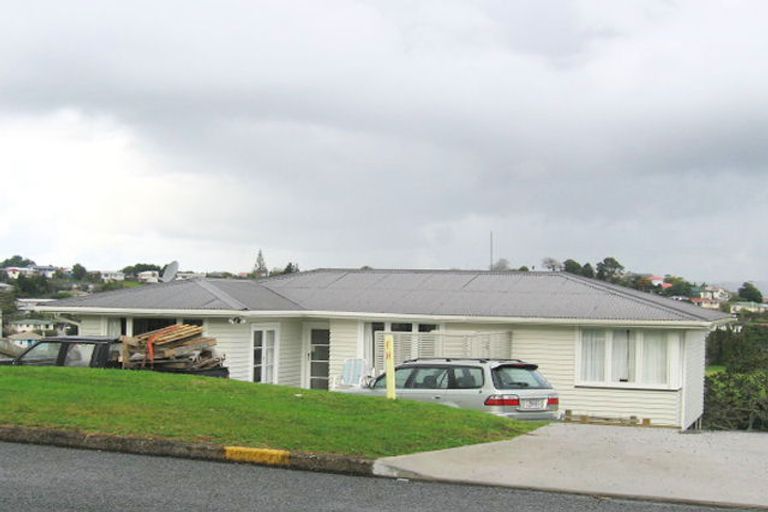 Photo of property in 17 Ogle Crescent, Te Kamo, Whangarei, 0112