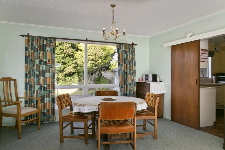 Photo of property in 354 Lake Terrace, Two Mile Bay, Taupo, 3330
