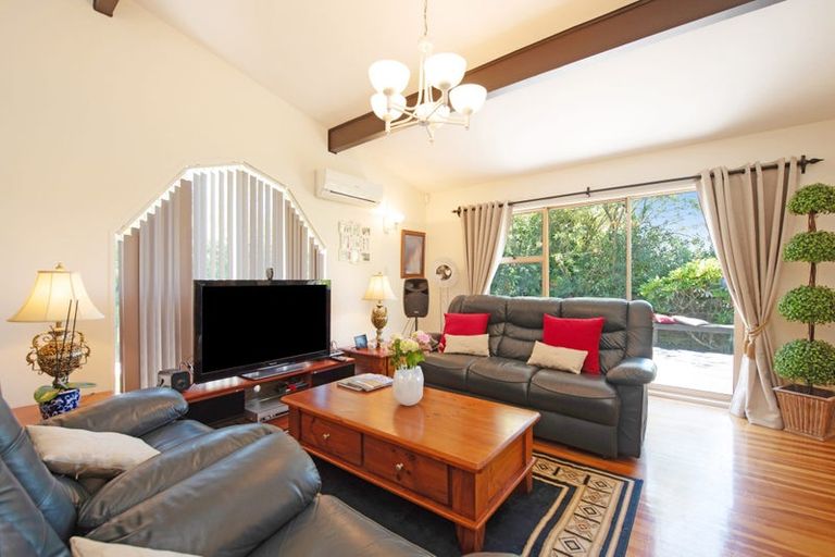 Photo of property in 35 Halswater Drive, Churton Park, Wellington, 6037